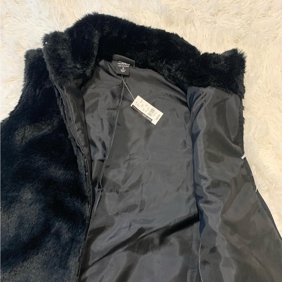 Newyork & Company Faux Fur Vest - Picture 3 of 4